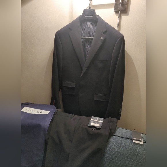 Brand new black two piece suit 42S 36/32 - Picture 1 of 3